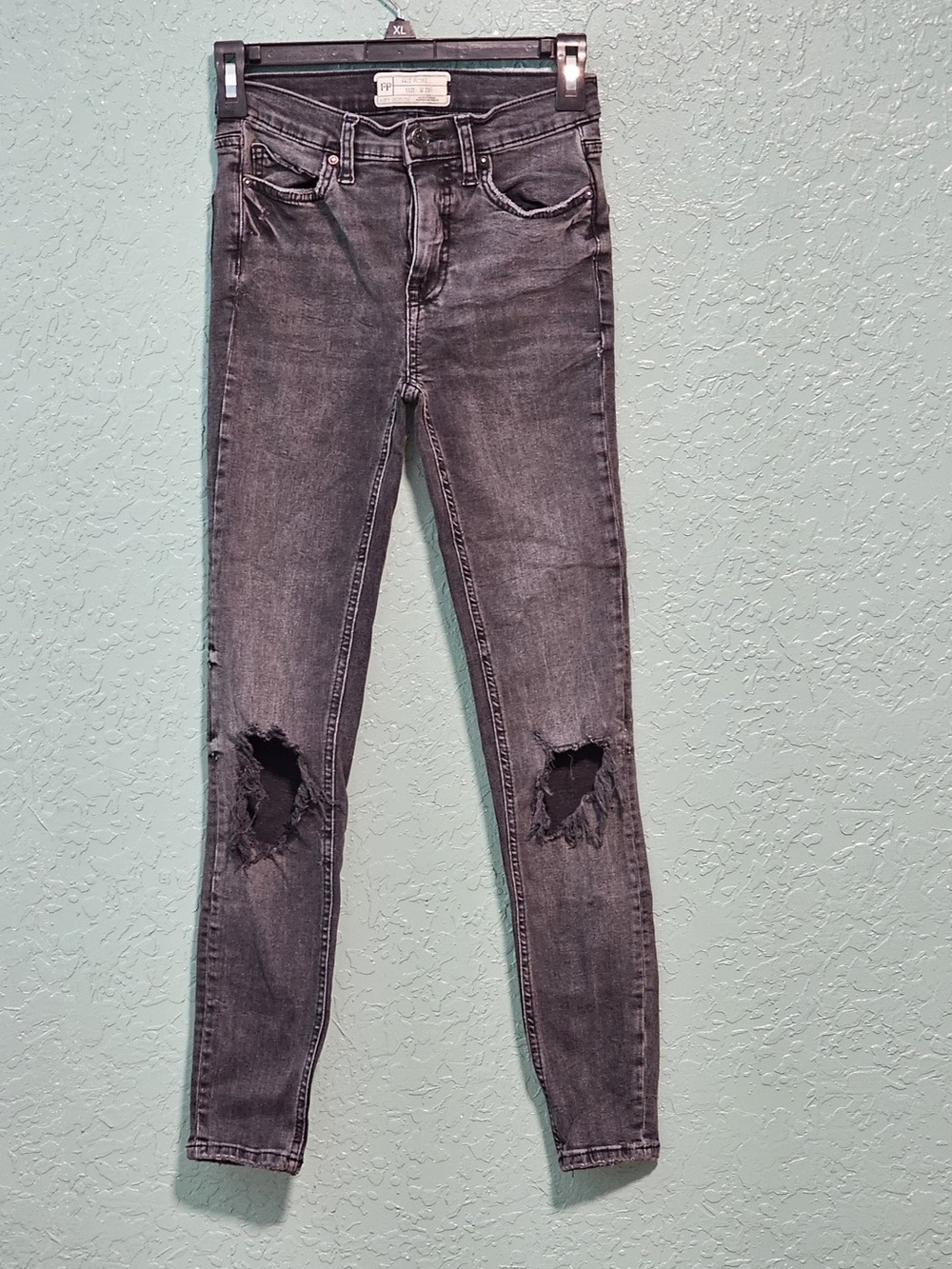 Free People Black Distressed Ripped Skinny Jeans Size 25